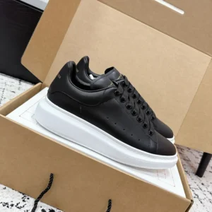 Alexander Mcqueen Unisex Oversized Sneaker Black Smooth Calf Leather Lace-Up Sneaker