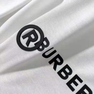 burberry_men_logo_print_cotton_oversized_t-shirt-white_5_