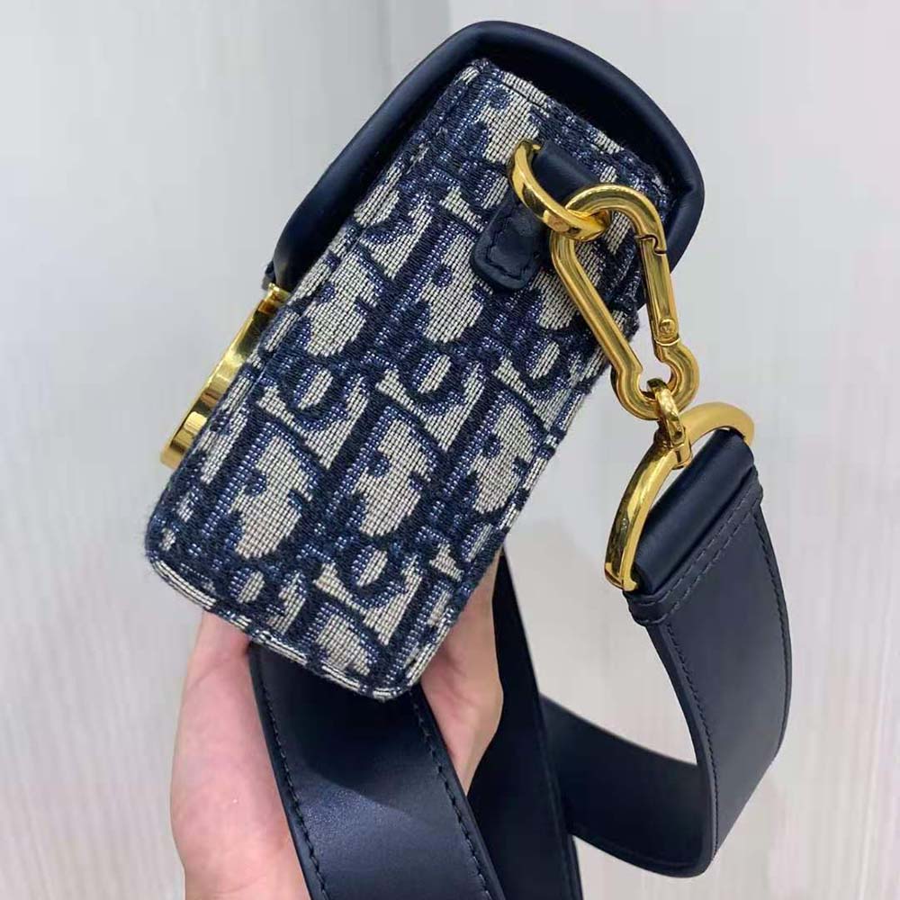 Dior Oblique 30 Montaigne Box Bag Blue, Women's Fashion, Bags & Wallets,  Cross-body Bags on Carousell