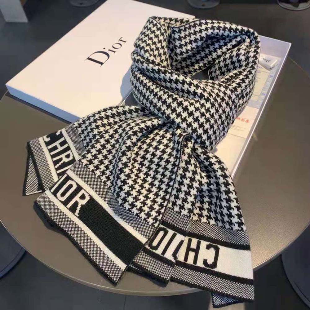 Dior Women 30 Montaigne Scarf Black and White Houndstooth Cashmere Blend  Knit