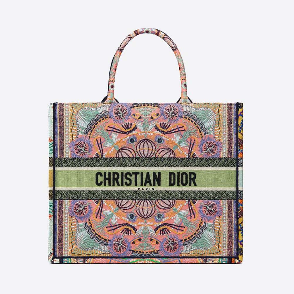 DIOR BOOK TOTE CLUB: EXCEPTIONAL LITERARY EVENT - Numéro Netherlands