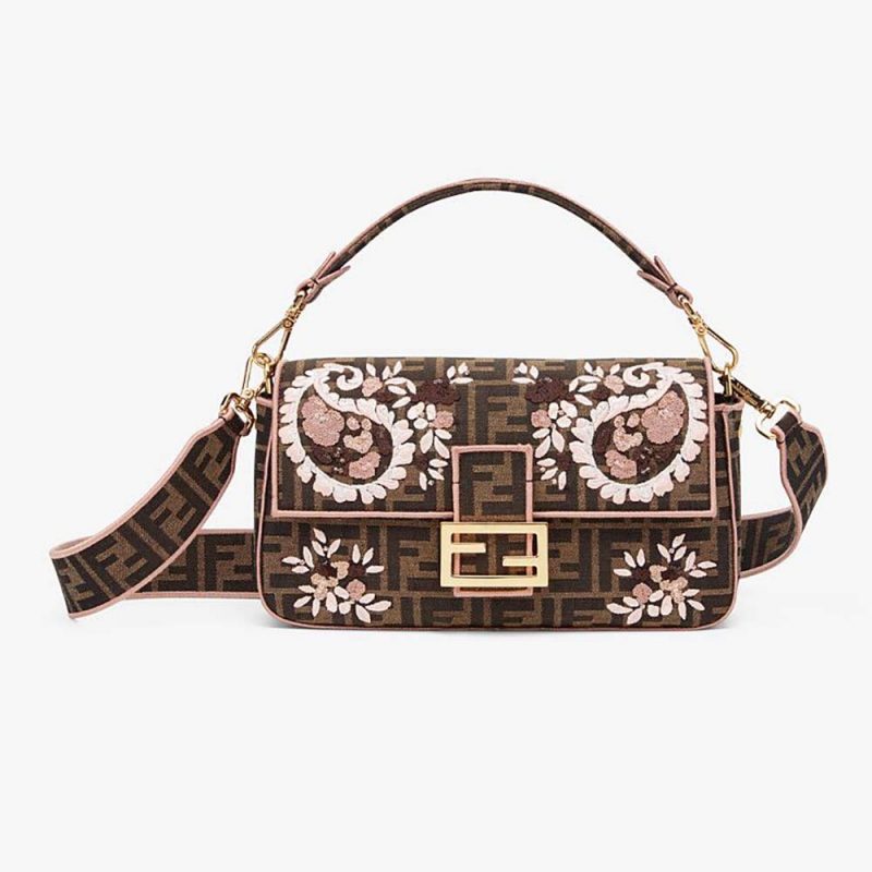 fendi baguette woman