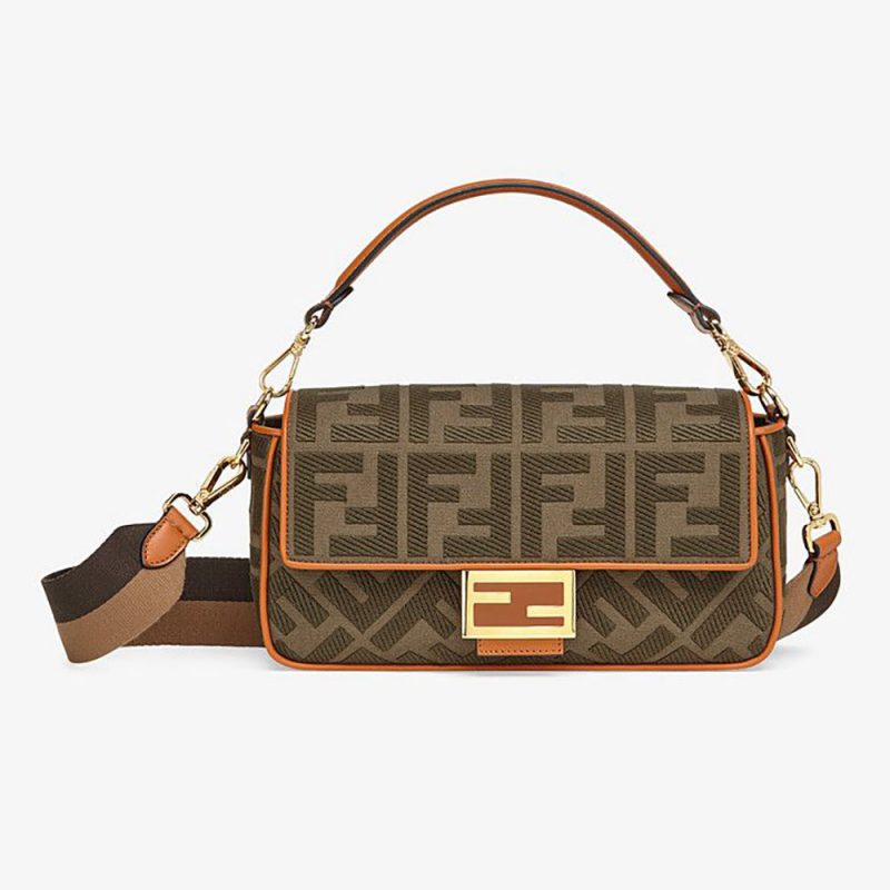 fendi baguette woman