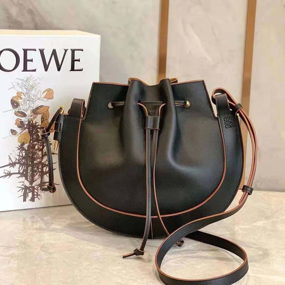 Loewe Horseshoe Bag in Black Calf Leather Pony-style calfskin ref