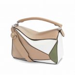Loewe Women Puzzle Bag in Classic Calfskin-White