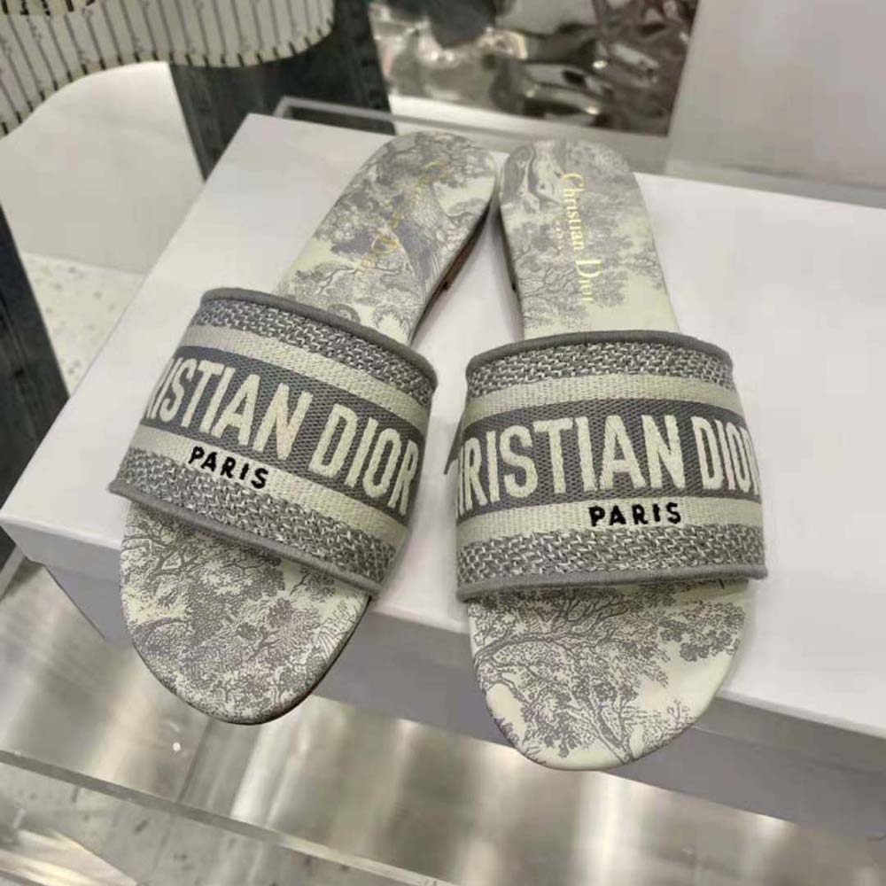 Grey best sale dior slides