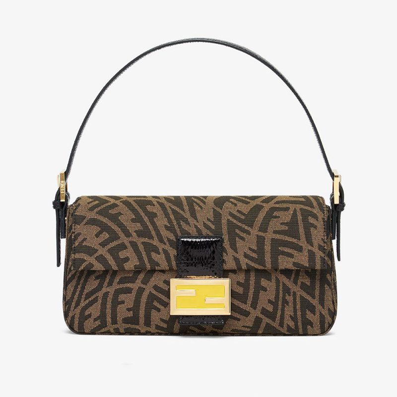 fendi baguette woman