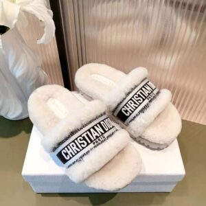 Dior outlet fur slides