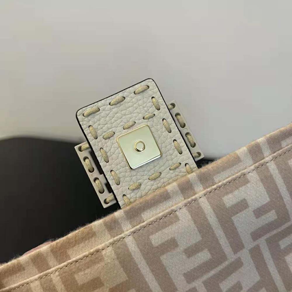 Fendi Women Medium Baguette 1997 Beige FF Wool Bag 10 Fendi Women Medium Baguette 1997 Beige FF Wool Bag - Image 10