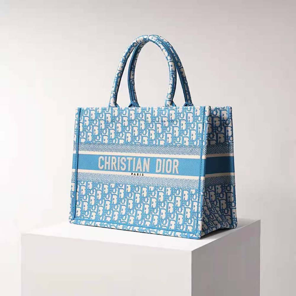 Dior Welcomes Cornflower Blue To The #DiorOblique Family - BAGAHOLICBOY