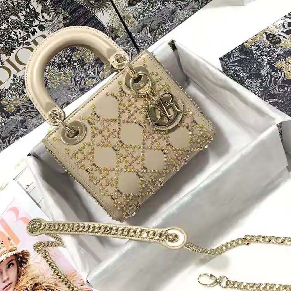 Mini lady dior discount bag in embroidered calfskin