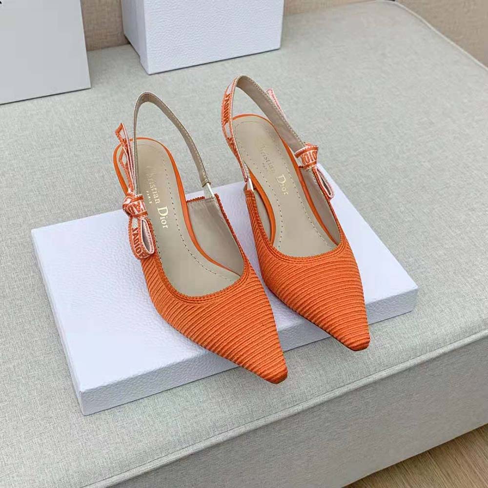 Bright on sale orange pumps