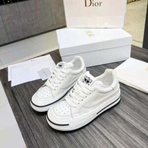 🖤 @saks.yulia #dior⠀ Tag a Friend Who'd Love These 👀 ⠀ @velaire.woman Use  Discount Code 'INSTA19' For 15% Of…