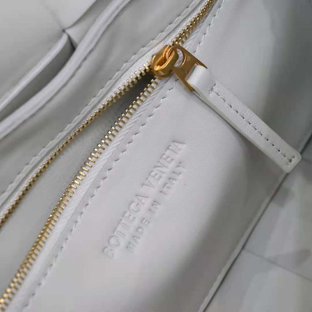 Bottega Veneta Women Cassette Intrecciato Grained Leather Crossbody Bag-White 7 Bottega Veneta Women Cassette Intrecciato Grained Leather Crossbody Bag-White - Image 7