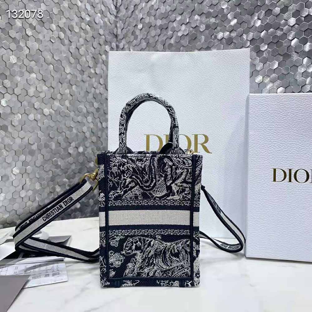 Dior - Dior Book Tote Mini Phone Bag Blue Toile de Jouy Reverse Embroidery (13 x 18 x 5 cm) - Women