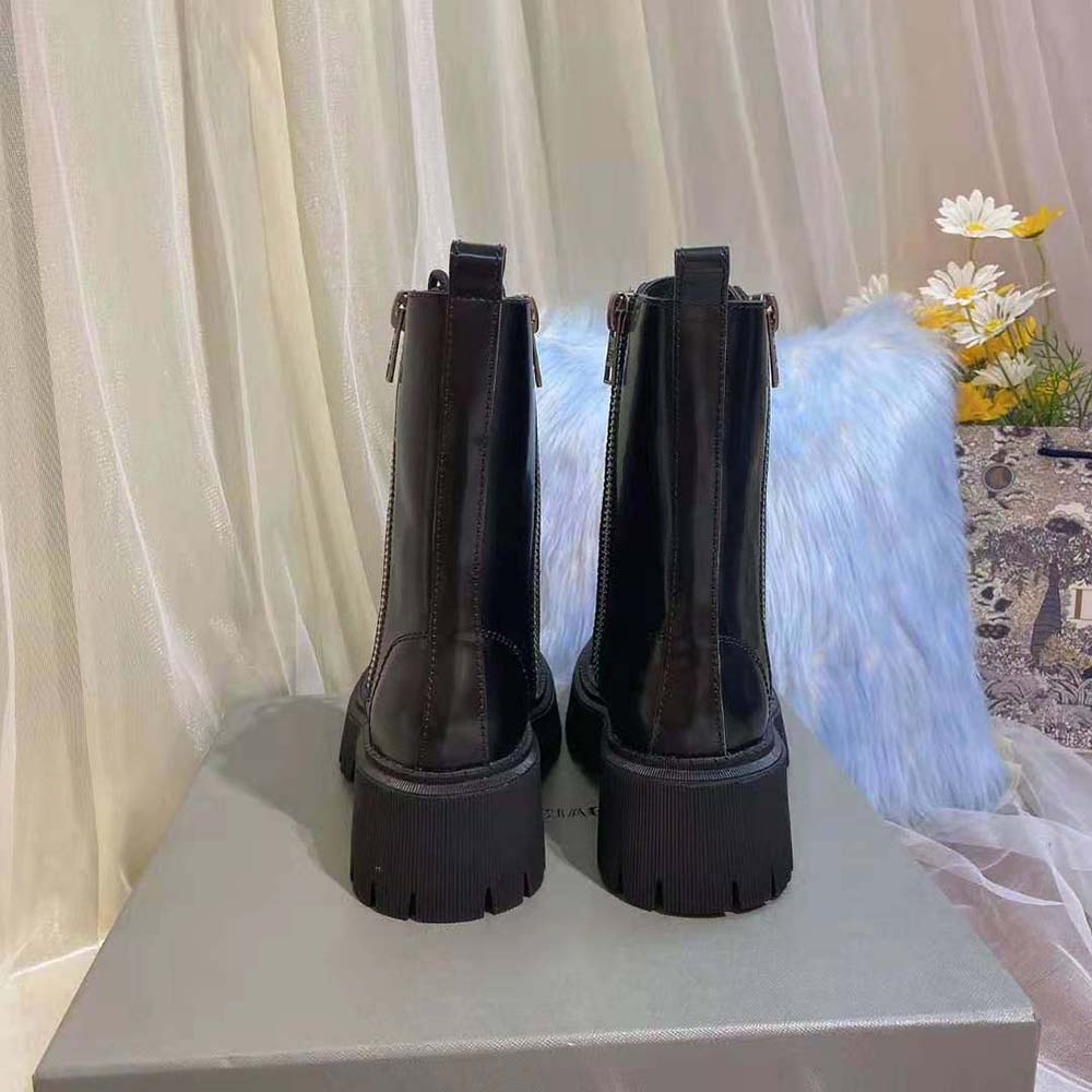 Balenciaga Women Tractor 20mm Lace-Up Boot in Black Smooth Calfskin 5 Balenciaga Women Tractor 20mm Lace-Up Boot in Black Smooth Calfskin - Image 5