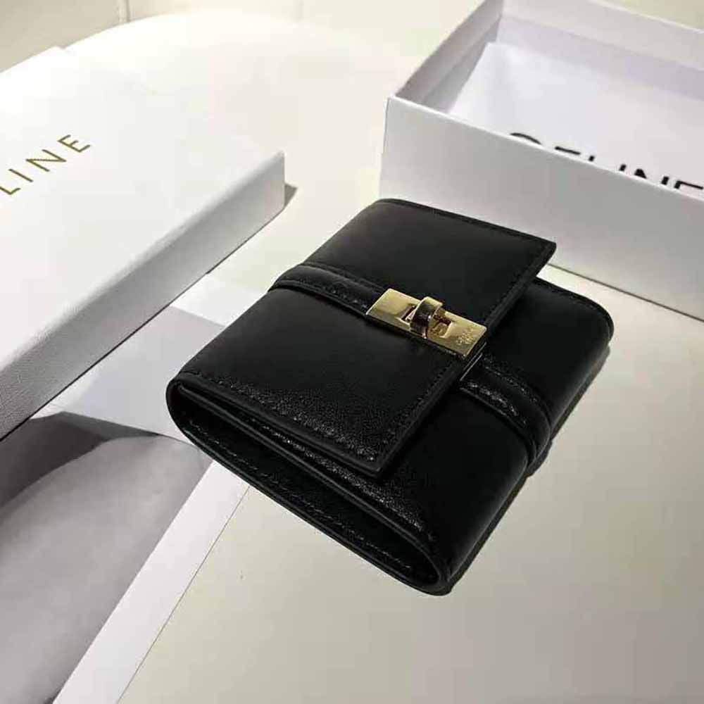 SMALL 16 WALLET ON CHAIN IN SHINY CALFSKIN - BLACK