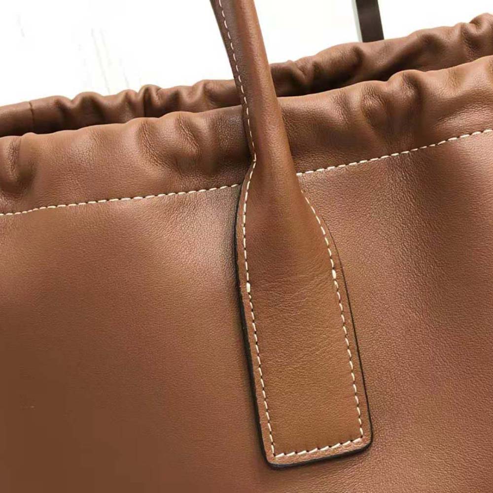 CABAS DRAWSTRING CUIR TRIOMPHE IN SMOOTH CALFSKIN - TAN