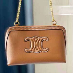 clutch on chain cuir triomphe in smooth calfskin