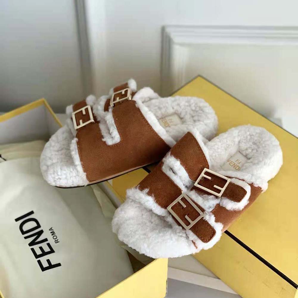 Fluffy discount fendi sliders