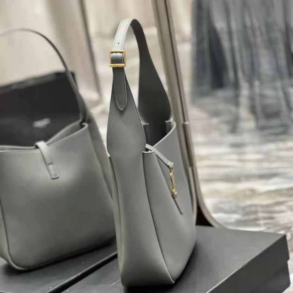 Le 5 A 7 Soft Small Leather Shoulder Bag in Grey - Saint Laurent