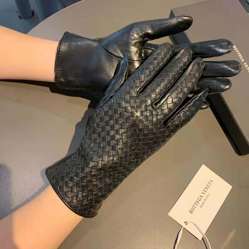 Bottega Veneta Women Intrecciato Leather Gloves-Black