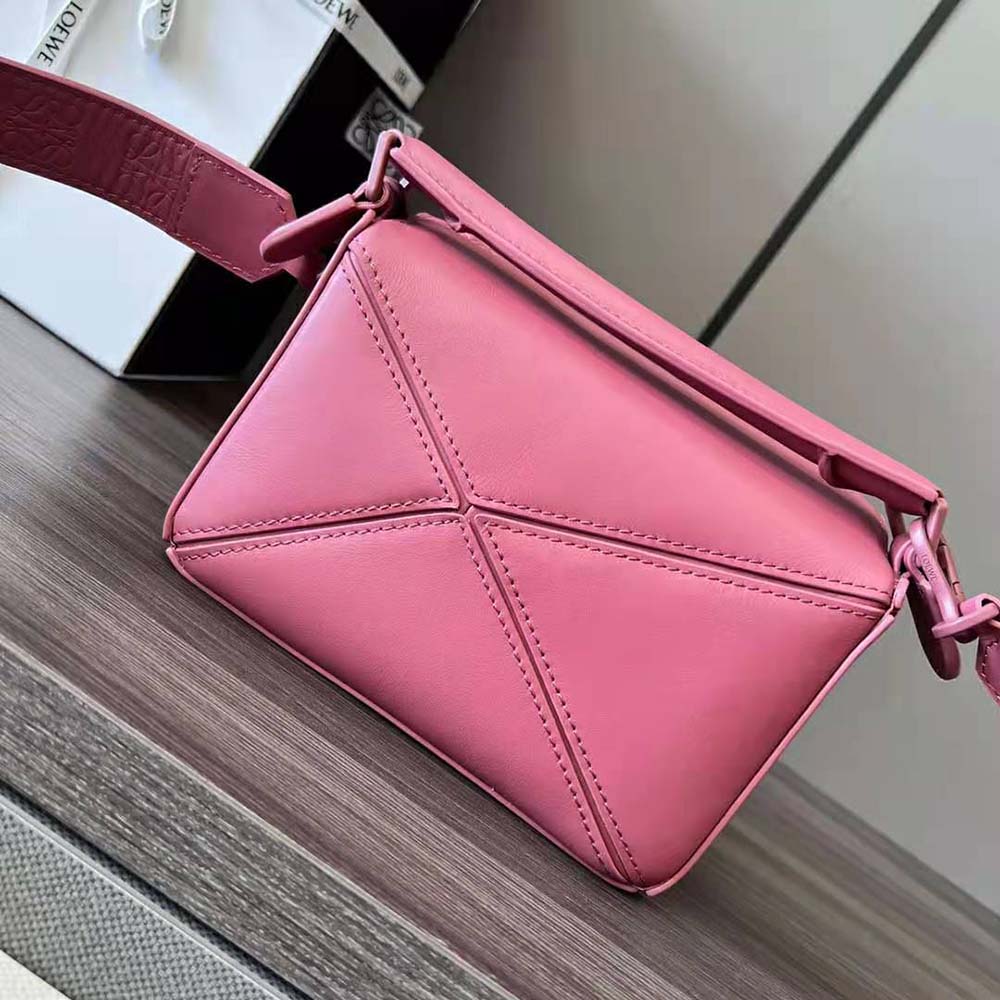 Loewe Small Puzzle Bag In Satin Calfskin in Pink