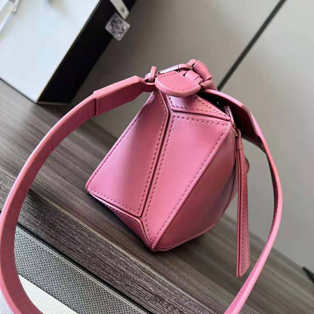 Loewe Small Puzzle Bag In Satin Calfskin in Pink