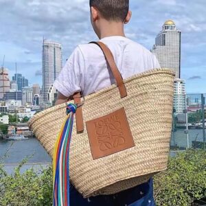 large basket bag in palm leaf and calfskin