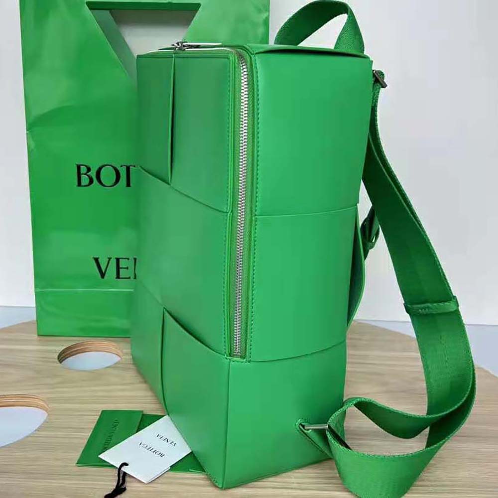 Bottega Veneta Men Arco Backpack in Calfskin Leather-Green 2 Bottega Veneta Men Arco Backpack in Calfskin Leather-Green - Image 2