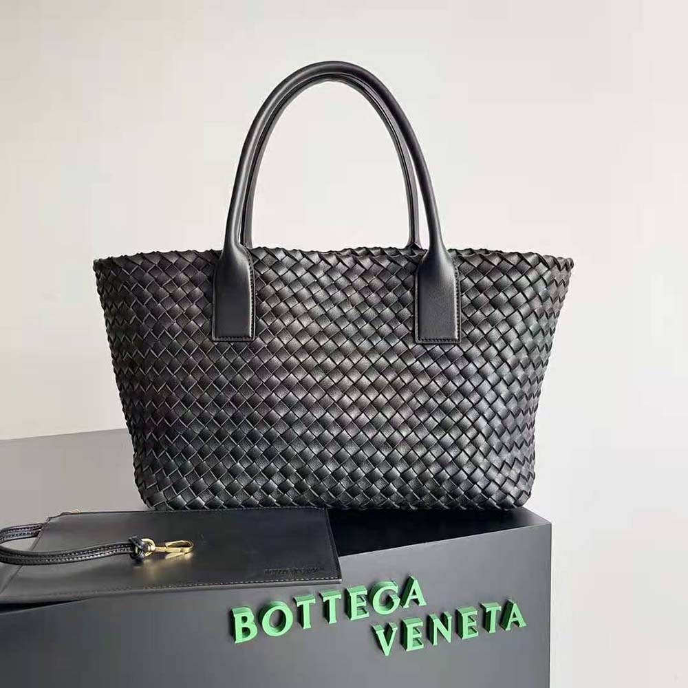 Bottega Veneta Women Medium Cabat Leather Tote Bag with Detachable Strap-Black 2 Bottega Veneta Women Medium Cabat Leather Tote Bag with Detachable Strap-Black - Image 2