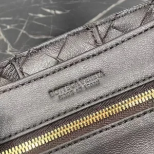 Bottega Veneta Women Small Andiamo Intrecciato Leather Top Handle Bag-Chocolate Brown