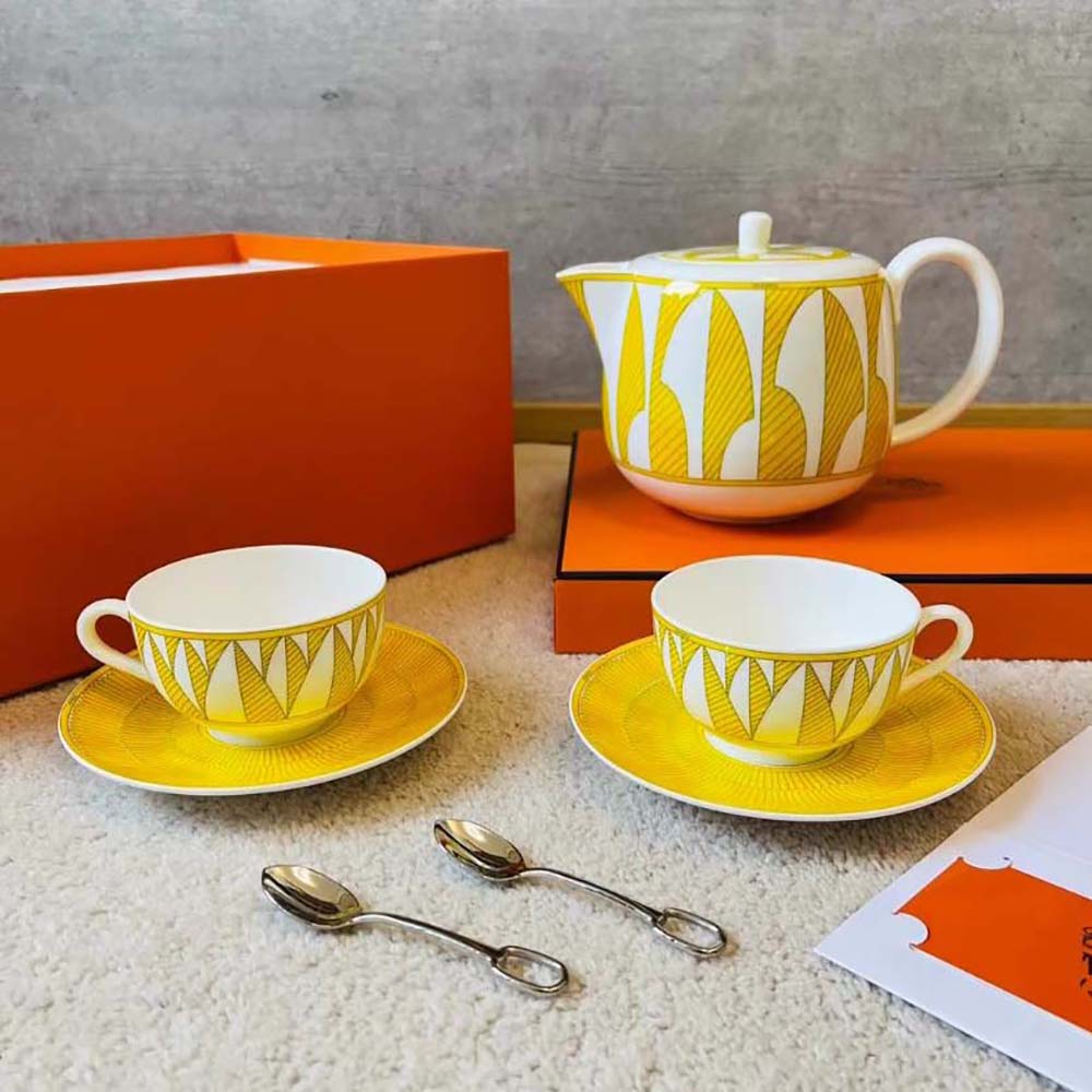 Soleil d'Hermès tea cup and saucer