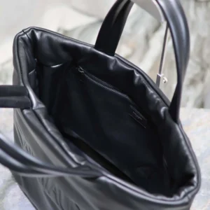 Saint Laurent YSL Unisex Saint Laurent Tote in Nappa Lambskin-Black 756269AACIW1000