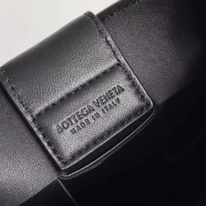 Bottega Veneta Unisex Mini Cassette Cross-Body Bag-Black 729298VBWD38803
