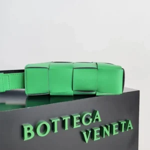 Bottega Veneta Unisex Mini Cassette Cross-Body Bag-Green 729298VBWD33724