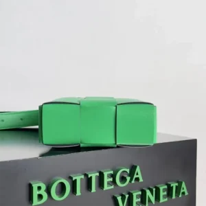 Bottega Veneta Unisex Mini Cassette Cross-Body Bag-Green 729298VBWD33724