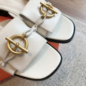 Hermes Women Isle Sandal in Calfskin Leather-White H241145Z CL350