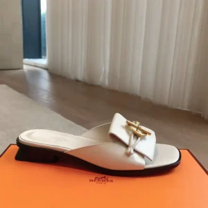 Hermes Women Isle Sandal in Calfskin Leather-White H241145Z CL350
