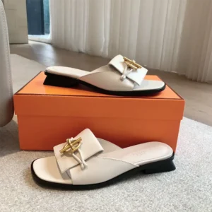 Hermes Women Isle Sandal in Calfskin Leather-White H241145Z CL350Hermes Women Isle Sandal in Calfskin Leather-White H241145Z CL350