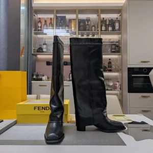 Fendi Women Show Black Leather Hhigh-heeled Boots