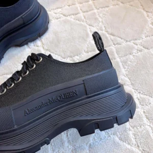 Alexander Mcqueen Unisex Tread Slick Lace Up in Black