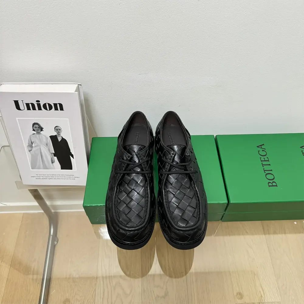 Bottega Veneta Unisex Haddock Lace-Up Shoe-Black 782054V2WT21000