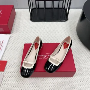 Roger Vivier Women Viv’ Podium Ballerinas in Patent Leather-Black