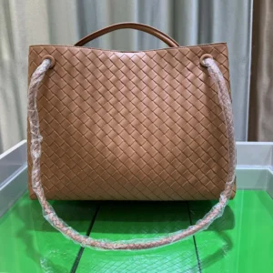 Bottega Veneta Women Medium Andiamo Intrecciato Leather Top Handle Bag-Brown