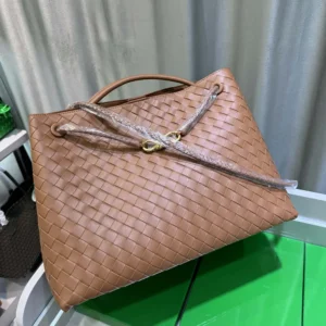 Bottega Veneta Women Medium Andiamo Intrecciato Leather Top Handle Bag-Brown