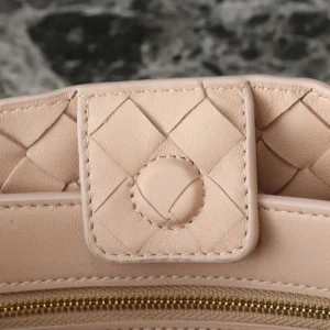 Bottega Veneta Women Medium Andiamo in Supple Intrecciato Leather-Pink