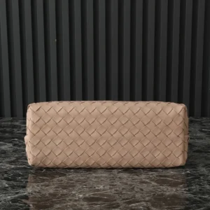 Bottega Veneta Women Medium Andiamo in Supple Intrecciato Leather-Pink