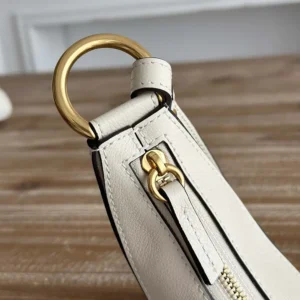 Chloe Women Banana Cross-body Bag in Grained Calfskin-White