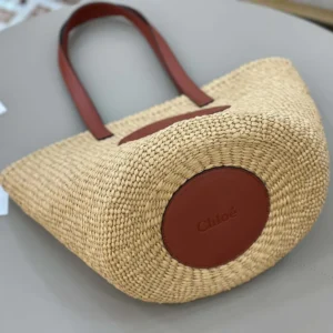 Chloe Women Large Horse Medal basket bag in Natural Fibers-Brown